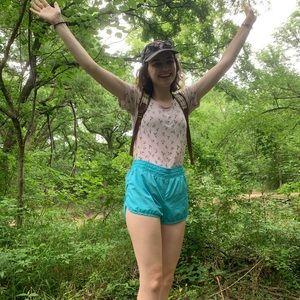 Hey it’s Abigail! I accept offers :)